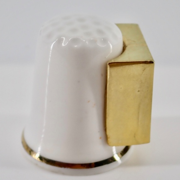 Vtg Gimbel & Sons UK 2000 The New Millennium Gold Gilt Fine Bone China Thimble M - Picture 4 of 7